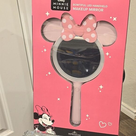 Impressions  X Disney Minnie Mouse Bowtiful Handheld Makeup Mirror - Picture 6 of 12